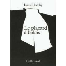 Le Placard À Balais