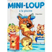Mini-loup À La Piscine