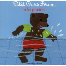 Petit Ours Brun À La Piscine
