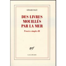 Des Livres Mouillés Par La Mer