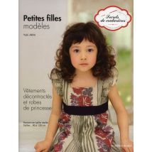 Petites Filles Modeles. Vetements Decontractes Et Robes De Princesse. Patrons En Taille Relle. Taill