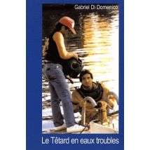 Le Tétard Nage En Eaux Troubles