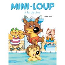 Mini-loup À La Piscine
