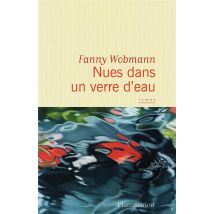 Nues Dans Un Verre D'Eau
