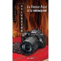 La Vieille Fille Et Le Photographe