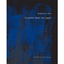 La Petite Dans Les Jupes