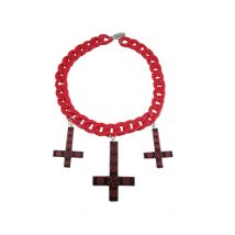 Collier chaîne rouge avec 3 pendentifs croix noires