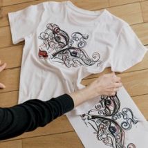 Camiseta, cuello redondo, manga corta, estampados gráficos