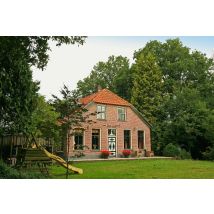 Secluded Farmhouse in Balkbrug with bubble bath