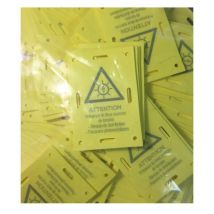 100 x Plaques de signalisation 'Présence de 2 sources de tension' - 50x74mm