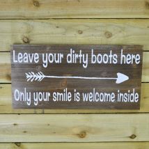 Kaemingk - 60cm x 30cm Dark Rustic Fir Wood Welcome Arrow Hanging Wall Sign