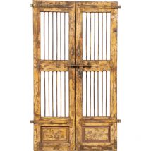 Alte mittelalterliche Schiebetür aus Massivholz und Eisen innen oder außen