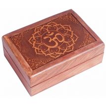 Boite om en bois sculpté