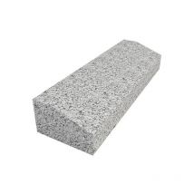 Capri - Bordure I4 Granit Helsinki 100x11/18x30cm, bouchardée sur scié - Vendu au Mètre Linéaire