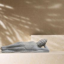 Buda tumbado estatua de piedra volcánica exterior zen 1 m