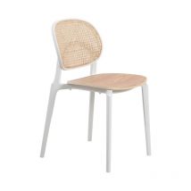 Chaise blanche, assise bois et cannage naturel