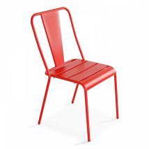 Chaise en métal bistrot rouge