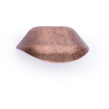 Concha de zamak con acabado cobre rústico, dimensiones:80x32x40mm y entrepuntos:64mm -