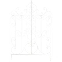 Décoration extérieure dans le design rustique en métal avec différentes détails de couleurs colore : Blanc