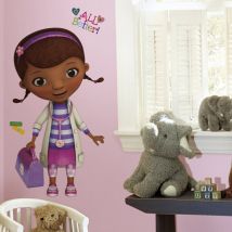 Stickers géant Docteur la Peluche Disney Junior