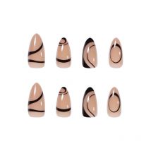 Faux ongles courts en amande, pointes françaises ombrées