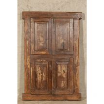 Fenêtre en bois massif et fer avec cadre Fenêtre avec grille Style ancien médiéval Intérieur et extérieur Vieille porte en bois