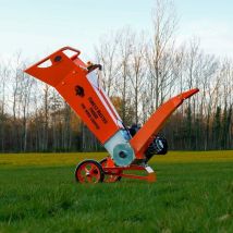 Forest Master - Professional 9HP Petrol Wood Chipper & Garden Shredder FM9DD