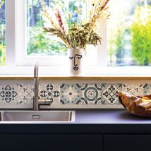 Frise adhésive autocollante 15 cm x 300 cm, motif carreaux de ciment ancien, borgatella bleu, décoration murale intérieure.