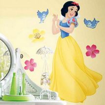 Room Studio - Grand sticker mural repositionnable Blanche-Neige