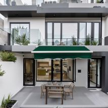 Greenbay 2.5 x 2m Manual Awning Garden Patio Canopy Sun Shade Shelter Retractable Green