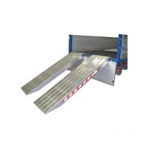 Lunghezza di rampa 2.50m - Altezza raggiungibile 750mm - Portata max per un paio 13200kg per interasse 2000mm - Prezzo unitario - M120S/3/25ALU