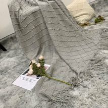 Jeté de Canapé, Couvre-lit Plaid Tricotée 100% Acrylique avec Franges, Couverture Décorative Texturé pour Canapé Lit Voyage, 230 130cm (Gris fumé)