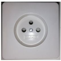 Jung - CD521FKIWWPL1 Hubcap child safety 2P+E socket - white