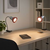 Etc-shop - Lampe à pince, argent Lampe à pince Lampe à pince led avec prise, lampe de table, liseuse, spot mobile, métal couleur titane, verre rouge,