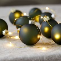 Batteriebetriebene Deko-Lichterkette ,Bliss', 8 dunkelgrüne Weihnachtskugeln mit LED-Lichterkette, Timer, l 160cm - Star Trading