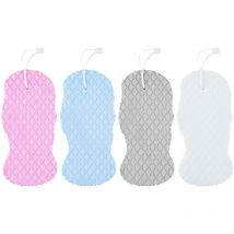 Lot de 4 éponges nettoyantes pour le bain de bébé. L'éponge nettoyante pour le bain de bébé n'abîme pas la peau. La petite fille se frotte le dos et