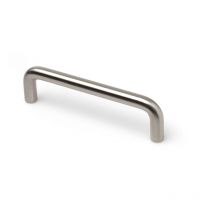 REI - Maniglia per Mobili Stile Contemporaneo Fatto di ferro Finitura nichel satinato Distanza tra i punti: 96 mm Misure 1051030mm Fissaggio a vite