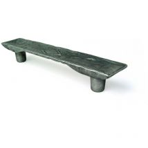 REI - Maniglia per Mobili Stile decorativo Prodotto in Zama Finitura argento antico Distanza tra i punti: 96 mm Misure 1282420mm Sistema di fissaggio