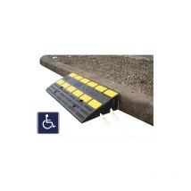 METALWORKS – RR100 Gummirampe – Polyethylen hoher Dichte (HDPE) – Tragfähigkeit 40 Tonnen – 600 x 100 mm