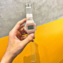 Montre électronique lumineuse carrée transparente de petite taille
