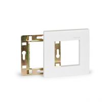 Panneau avec cadre et châssis 1 pour installation dans un coffret européen standard, 80 x 80 mm.