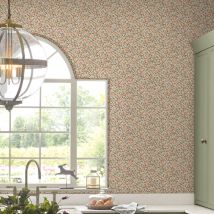Laura Ashley - Papier peint intissé Devrins Grove Terracotta 1005 x 52cm Ocre, vermillon, vert sauge