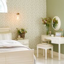 Laura Ashley - Papier peint intissé Feuilles Willow Leaf Hedgerow 1005 x 52cm Vert