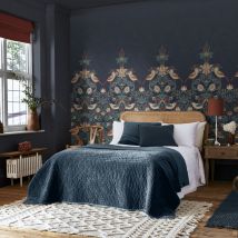 William Morris At Home - Papier peint panoramique William Morris Strawberry Thief Navy 400 x 250cm Bleu