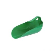 29693 pelle à grains en plastique avec poignée 2000 g - Kerbl