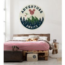 Poster autocollant forme ronde Disney logo Mickey montagnes et arbres Adventure Awaits - 125 cm