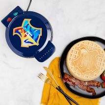 Ferro Da Stiro Hogwarts Shield Harry Potter - Stampa Waffle - Spina Europea - Licenza Warner- Facile De Uso E Pulizia - Casa E Cucina - - Uncanny 