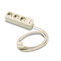 Base Múltiple 3 Tomas Tt Blanca Con Interruptor + 1,5m Famatel 2623
