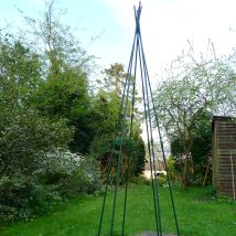 Gardenskill – Bean and Pea Wigwam Plant Support – 2.2m Height – 16mm Diameter – Includes 12 Steel Tubes and Jute Twine