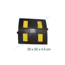 Reductor velocidad caucho tramo 50x50x4.5cm – Barrera de construcción